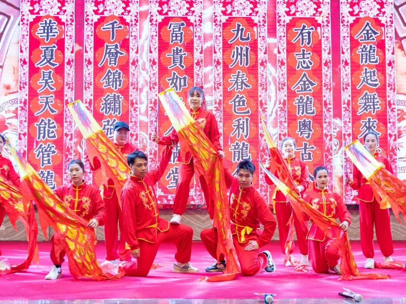 拓路前行·領(lǐng)跑未來 | 集團(tuán)2023年度總結(jié)會(huì)暨2024迎新晚會(huì)圓滿結(jié)束！(圖26)