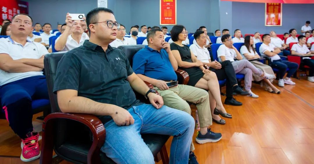 這一次，我們玩大的 | 強(qiáng)輝金九銀十無界增長(zhǎng)營(yíng)銷大會(huì)復(fù)盤會(huì)議順利舉辦(圖3)